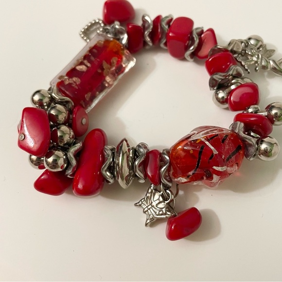 Red Beaded Stretch Bracelet Silver Tone Charms - Picture 11 of 14
